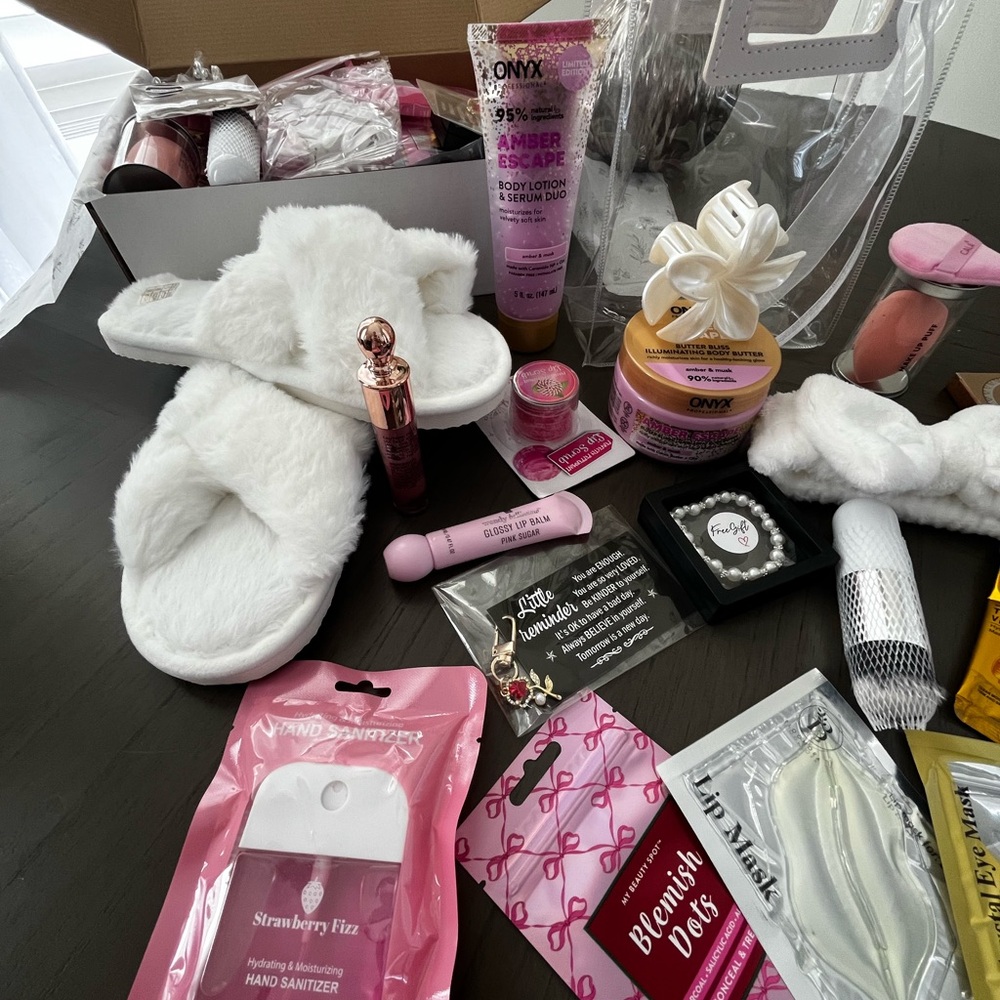 Luxurious Women's Gift Set